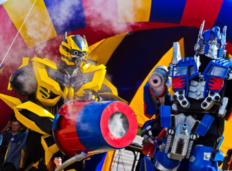 Шоу Гигантских Трансормеров